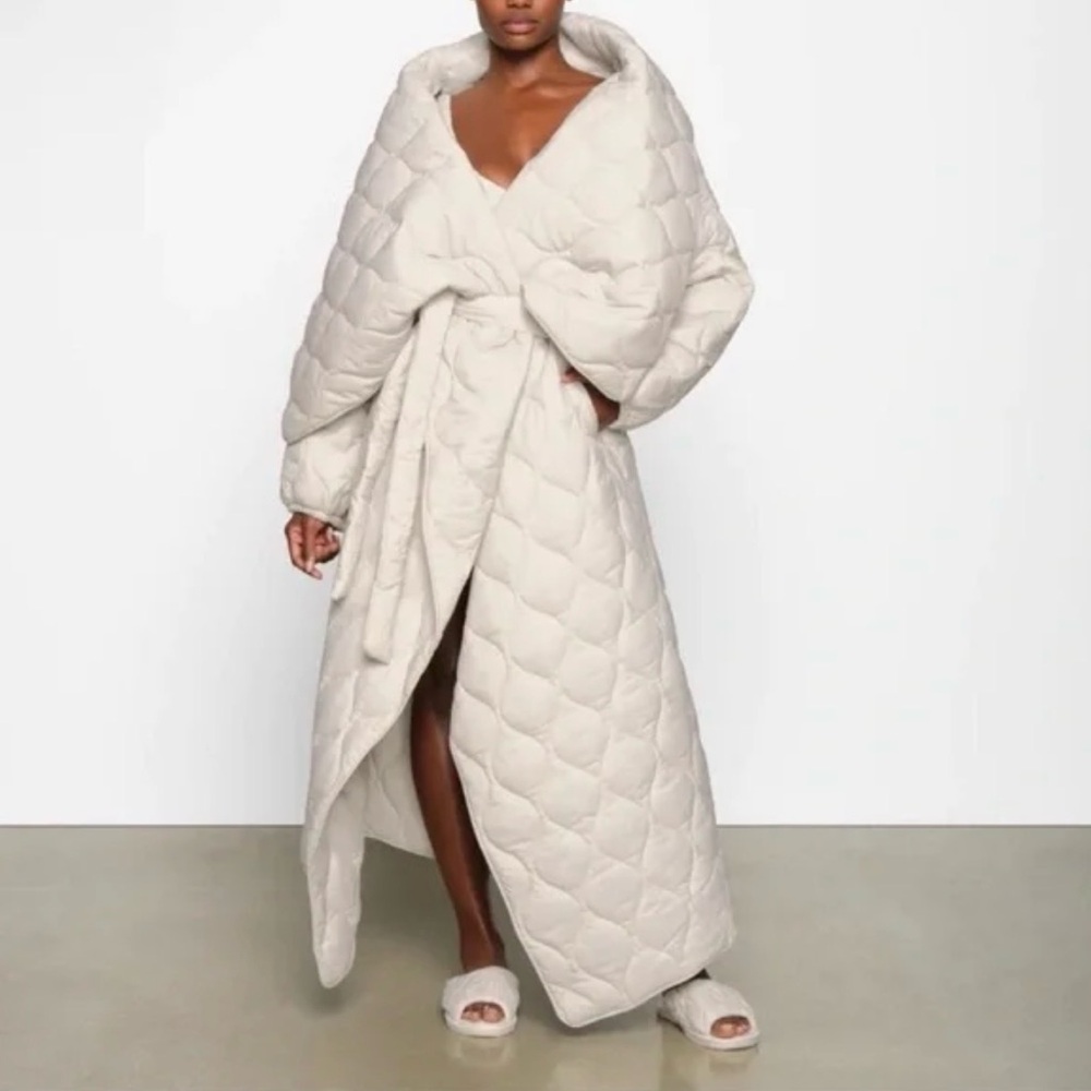 SKIMS Duvet Cream Quilted Robe